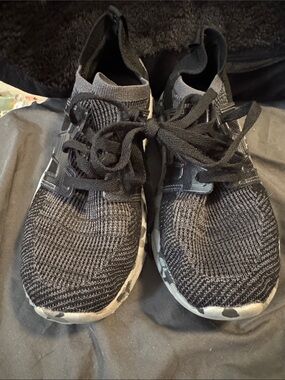 Kids Black Knit Athletic Sneakers - Comfortable Lace-Up Design